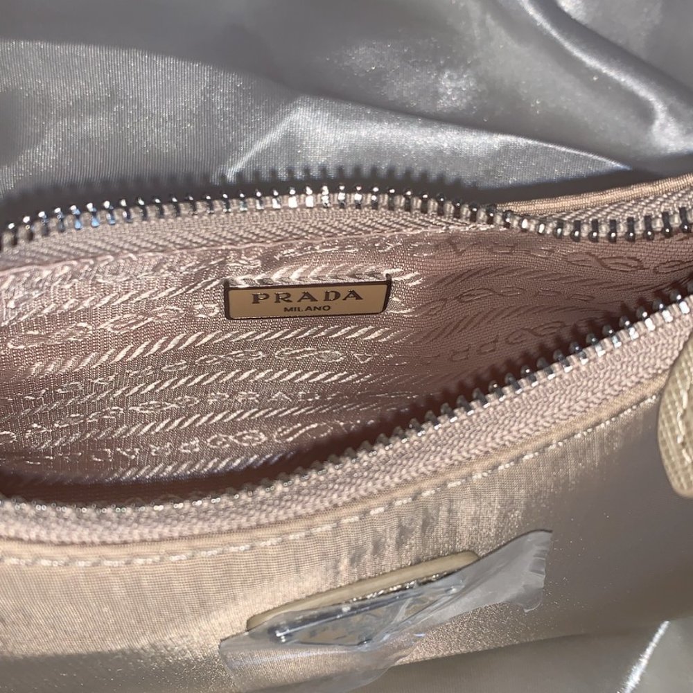 BRAND NEW PRADA BAG NYLON RE-EDITION NUDE - Picture 4 of 5